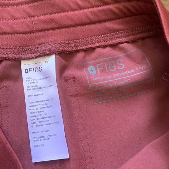 Figs Technical Collection Scrub Pants in Dark Cherry, size S, Petite Length, EUC - Picture 3 of 4
